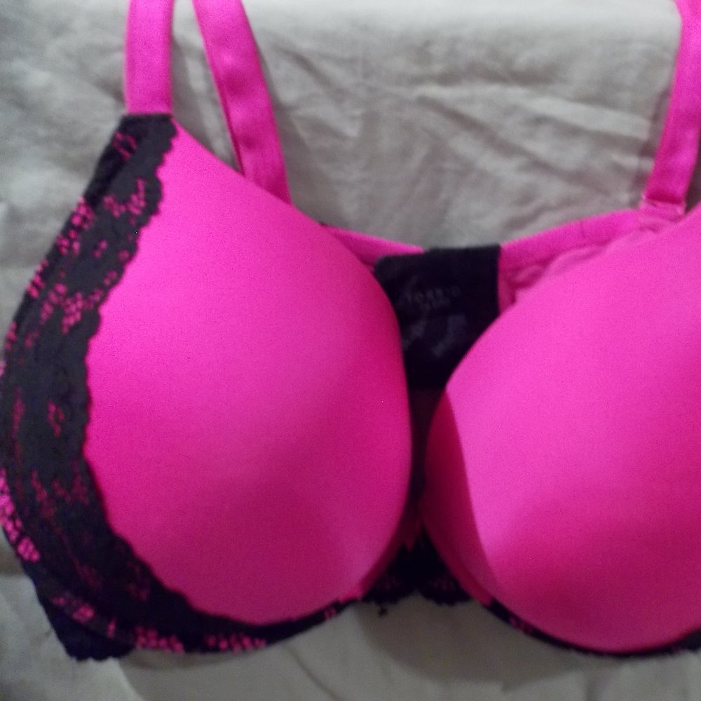 Torrid push up plunge bra Hot pink with black lace